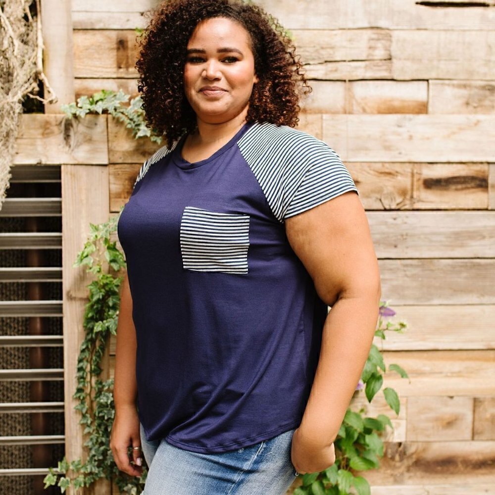 e. Luna - America's Favorite Raglan Top - NWOT - Picture 2 of 3